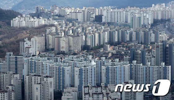 서울 영등포구 63빌딩 전망대에서 바라본 서울시내 아파트 밀집지역 모습. (출처=뉴스1)