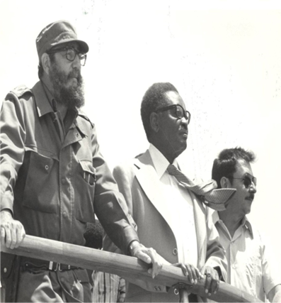 네투 대통령, 쿠바 방문 중 피델 카스트로와 그의 형제 라울 카스트로