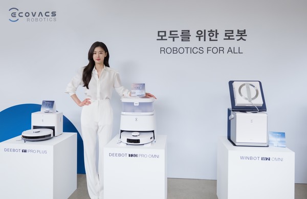  에코백스, 새로운 브랜드 앰버서더 전지현 ( 사진)발탁하고 신제품 4종 공개 했다. 